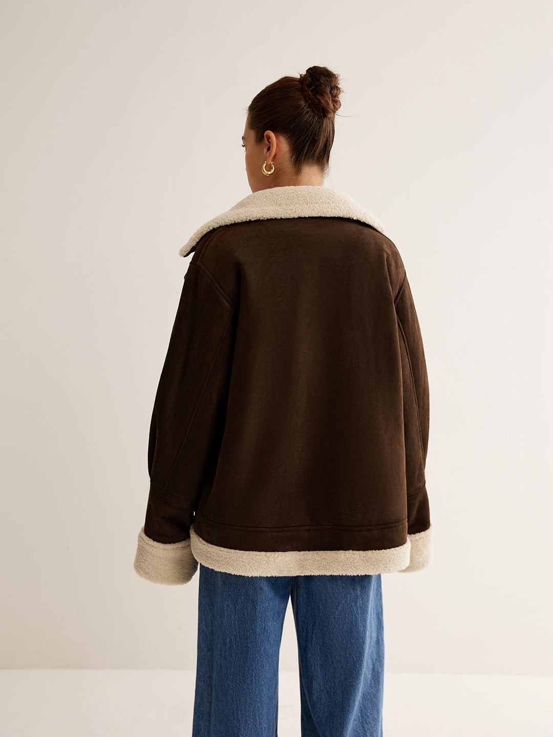 Vintage brown fleece-lined jacket with a relaxed fit 