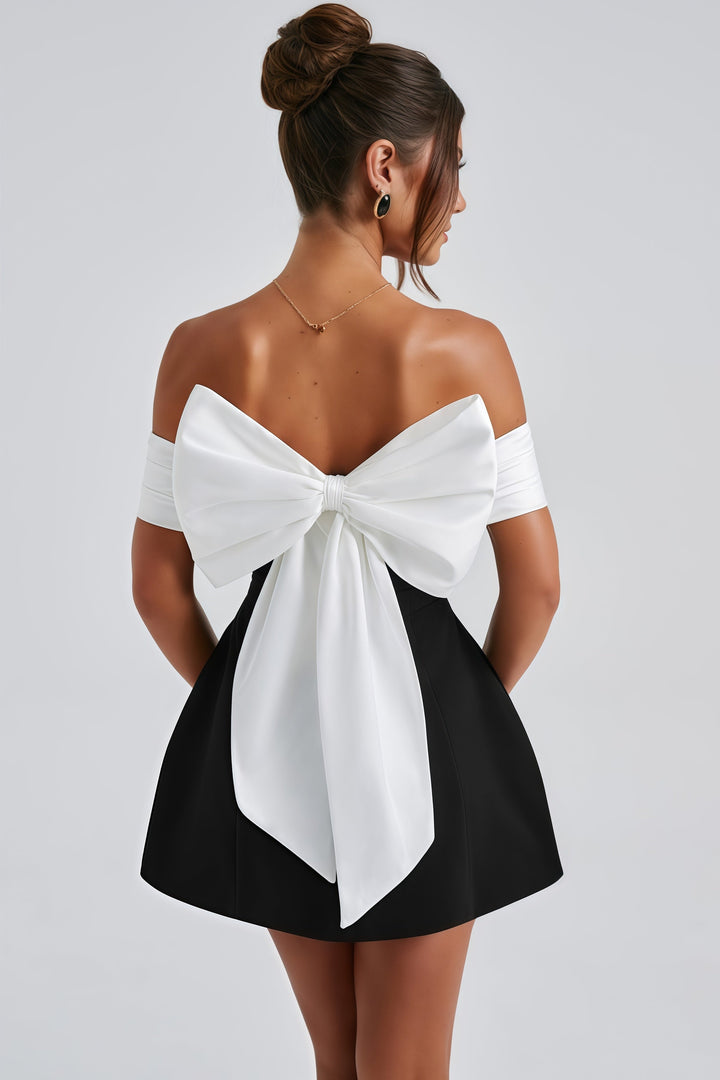 Della ärmelloses Mini-Kleid mit Volant-Details