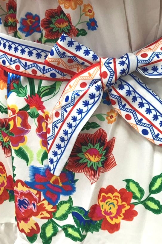 Elegantes Boho-Maxikleid mit floralem Muster und romantischen Volantdetails