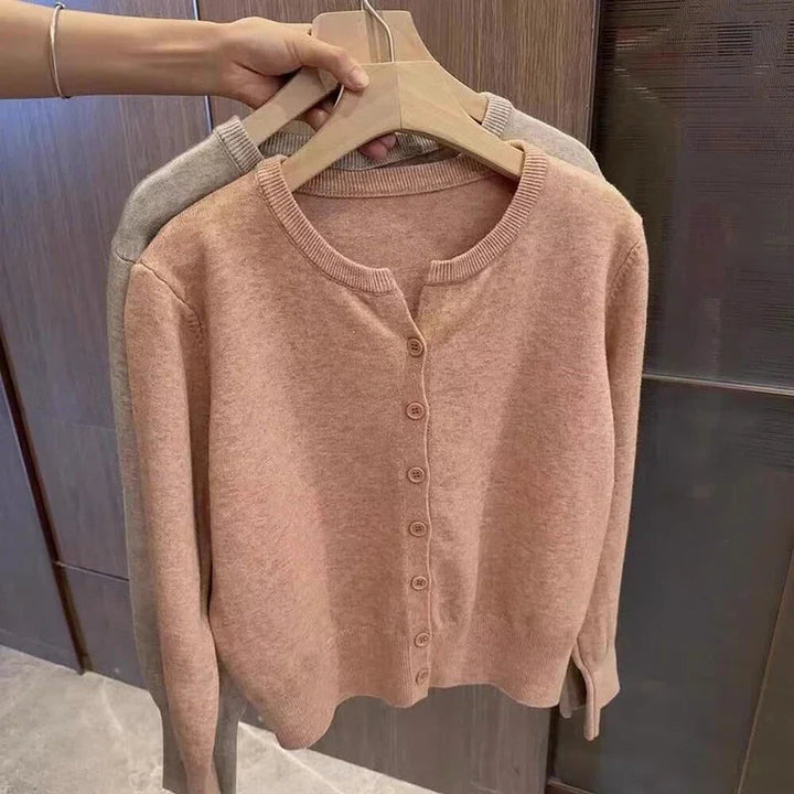 Gemütlicher grob gestrickter Wollcardigan-Pullover