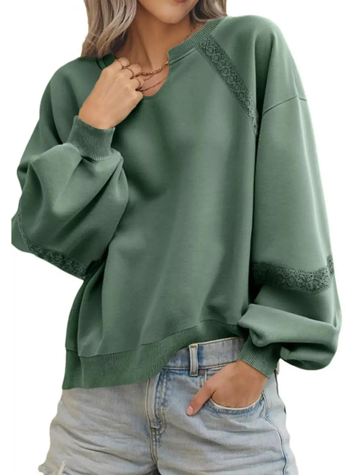 Gemütliches Sweatshirt mit Spitzenbesatz für lässig-schicke Looks