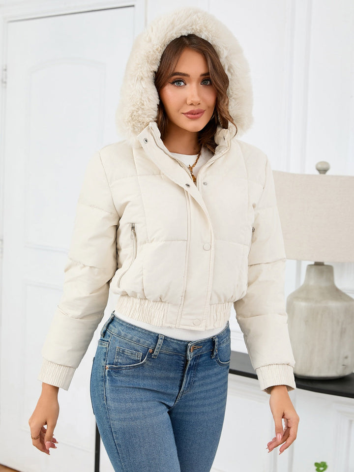 Gemütliche wattierte Winterjacke mit Fellkapuze und Taschen