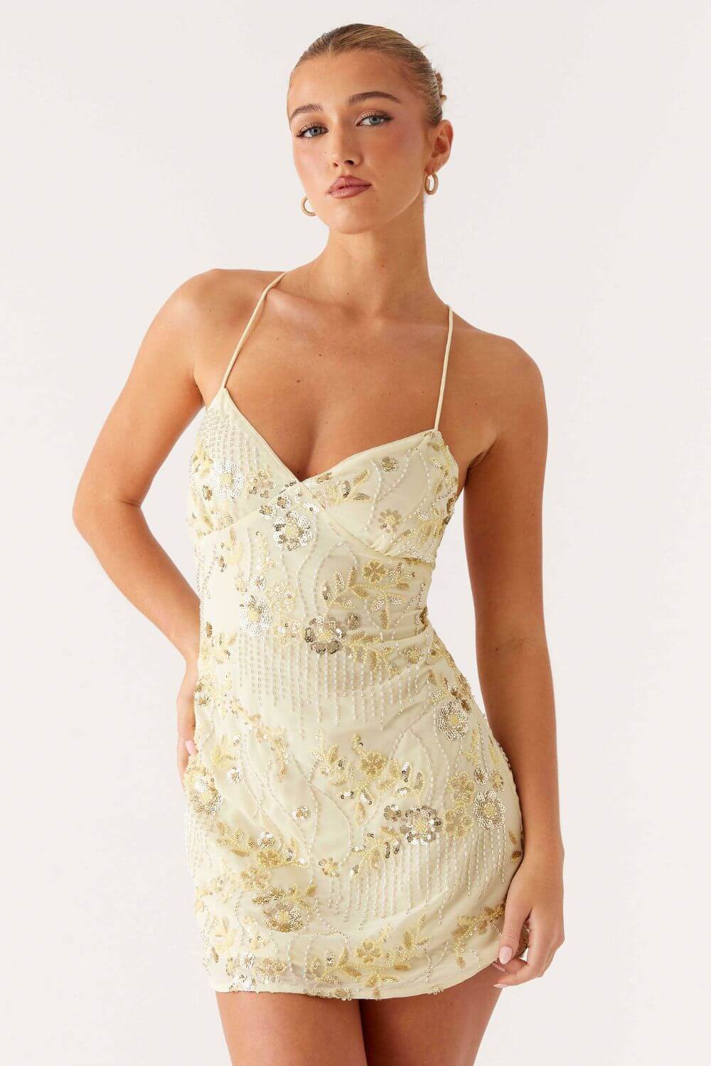 Polyesterkurzkleid mit Paillettenverzierung