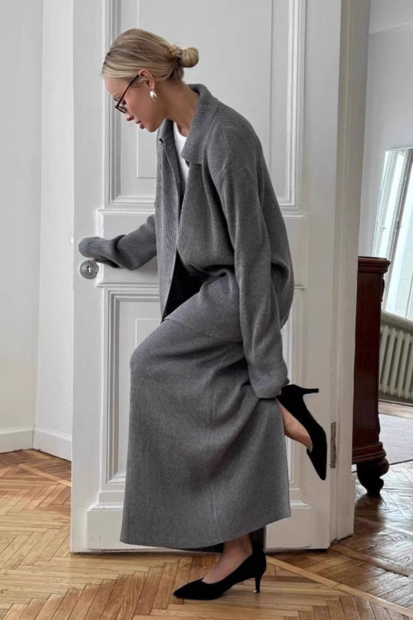 Damen-Strickset mit harmonisch abgestimmtem Oberteil und Midirock