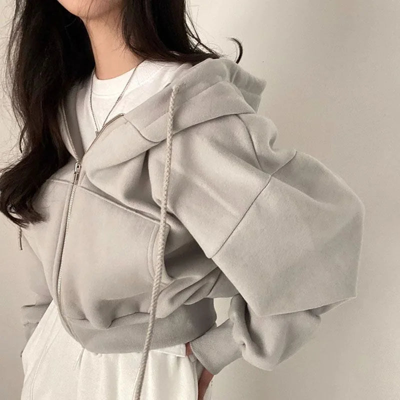 Stilvoller kurzer Kapuzenpullover