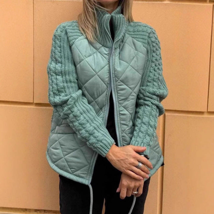 Gemütliche Steppjacke mit Strickärmeln für Damen
