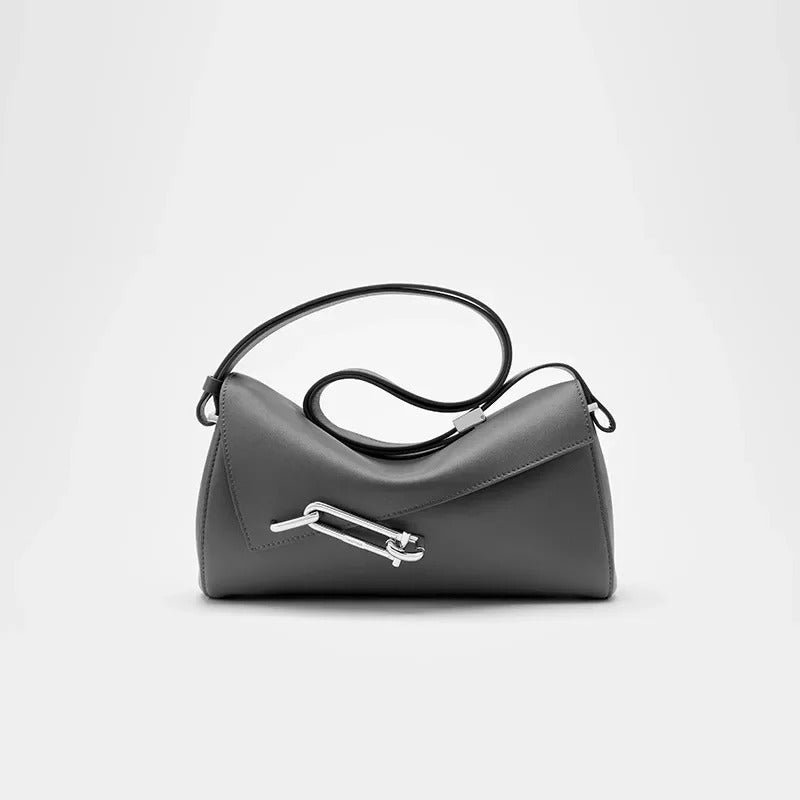 Helviora® | Schwarze Schultertasche mit asymmetrischem Verschluss