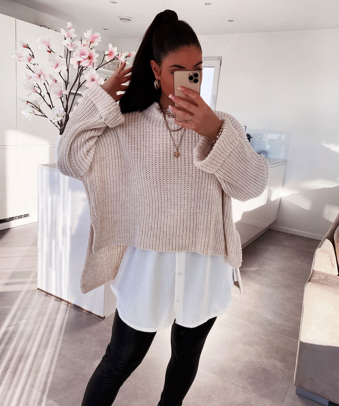 Eleganter weißer Rock