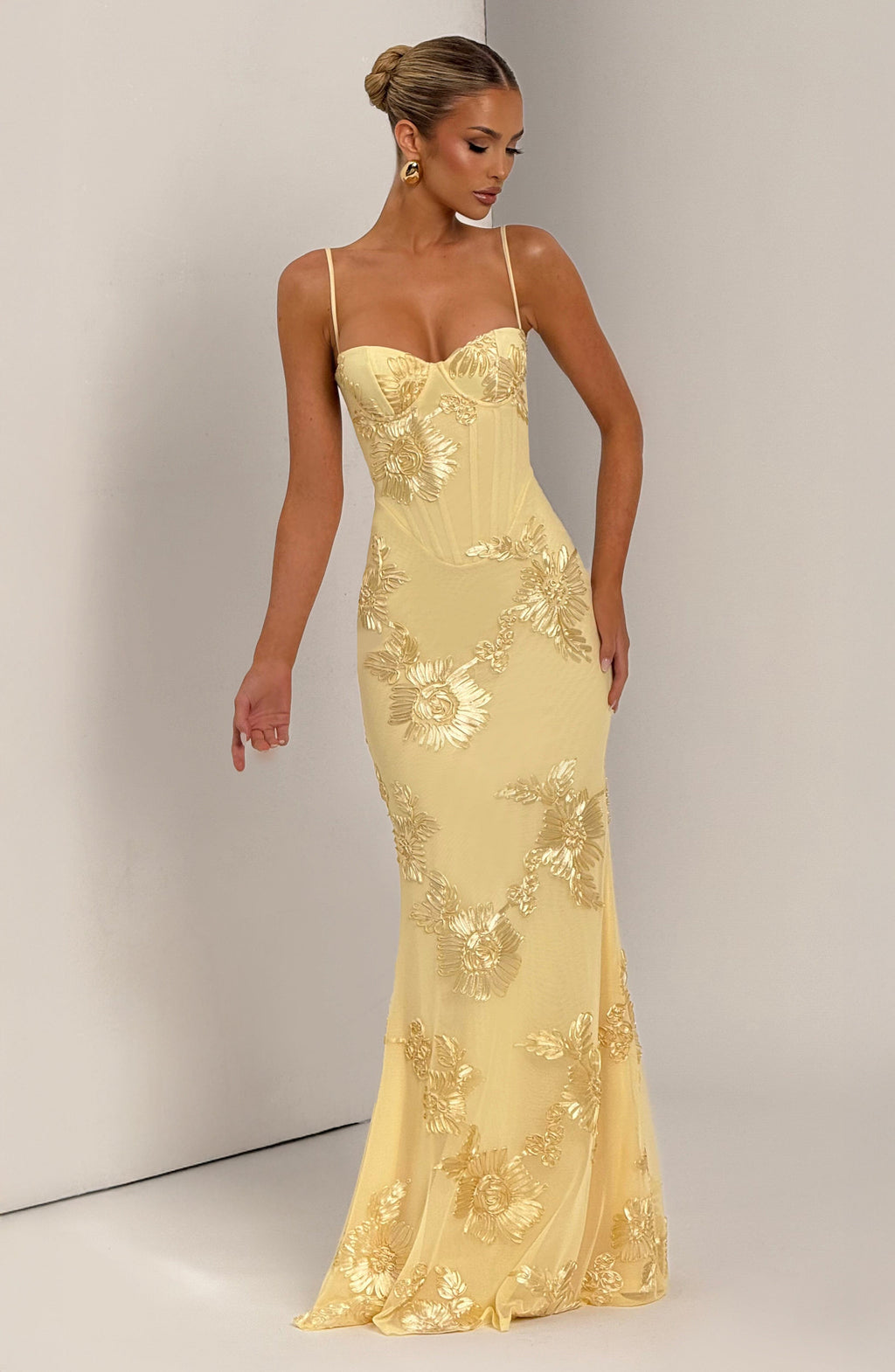Elegantes Damen-Maxikleid mit Spaghettiträgern für Sommerhochzeit Gäste