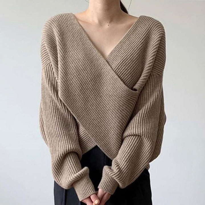 Detailaufnahme der strukturierten Strickoptik des Damenpullovers