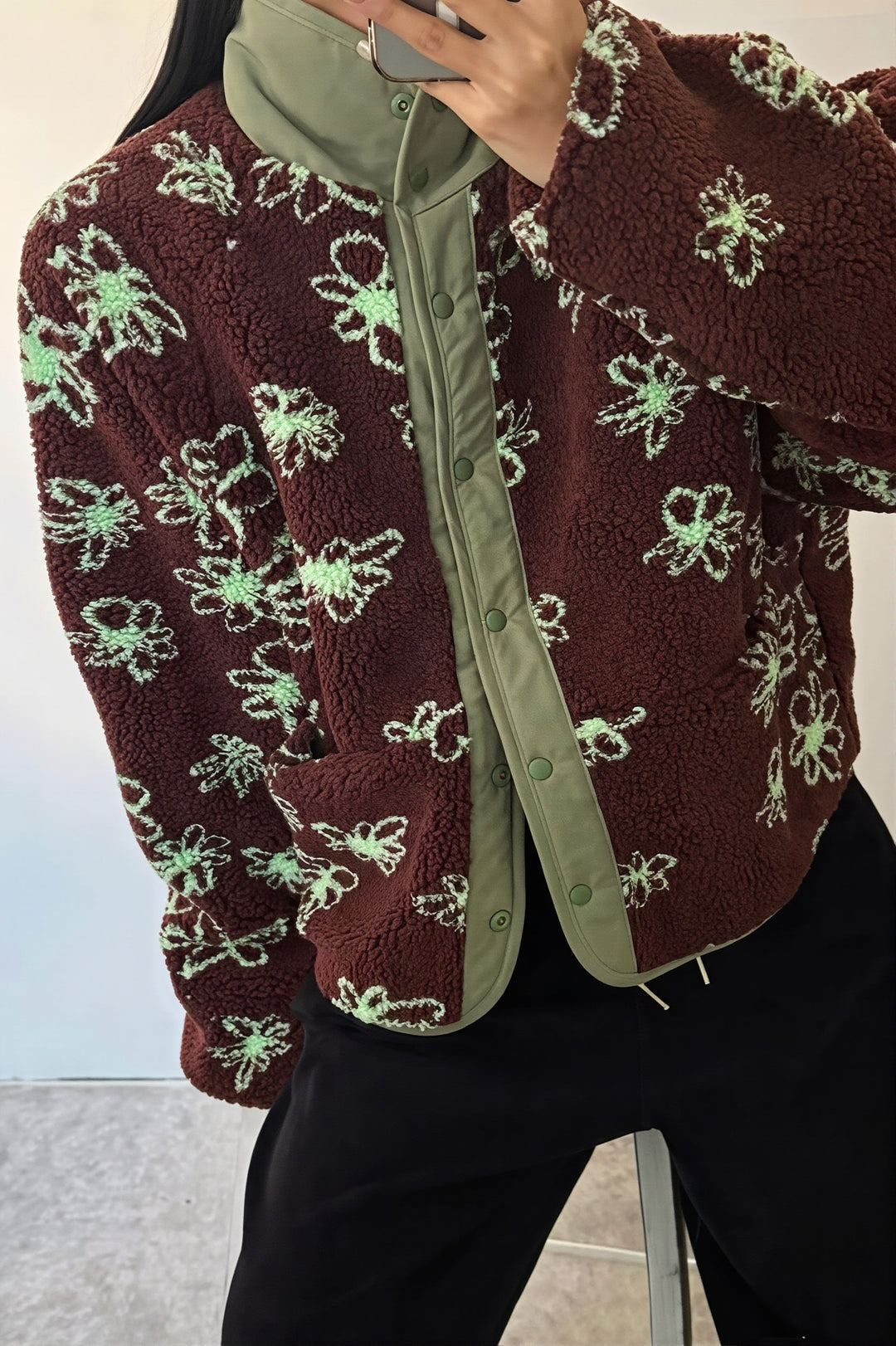 Damen-Wendejacke mit praktischem Verschluss und Blumenmuster