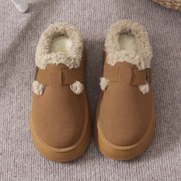 Bequeme Damen-Hausschuhe mit Fellfutter und verstellbarer Plateausohle