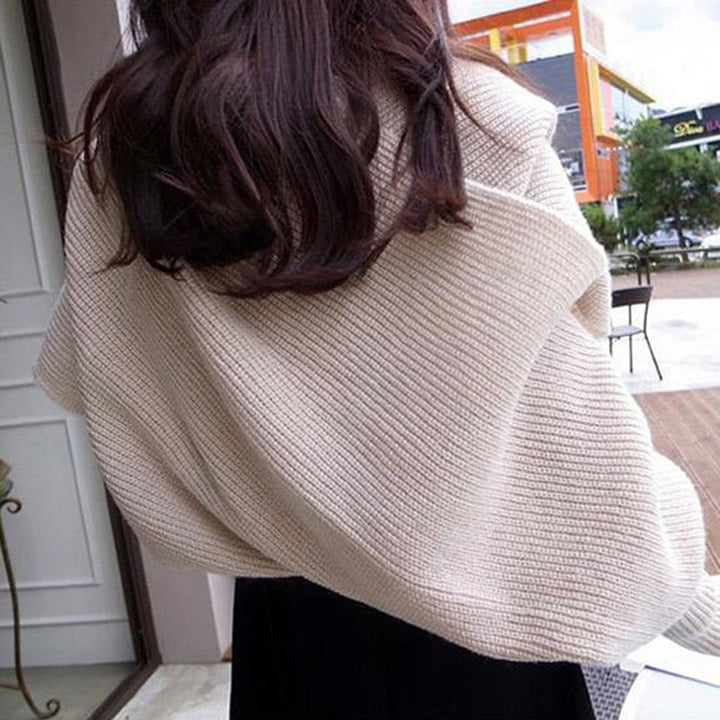 Detailaufnahme des strukturierten Strickmusters am Damenschal