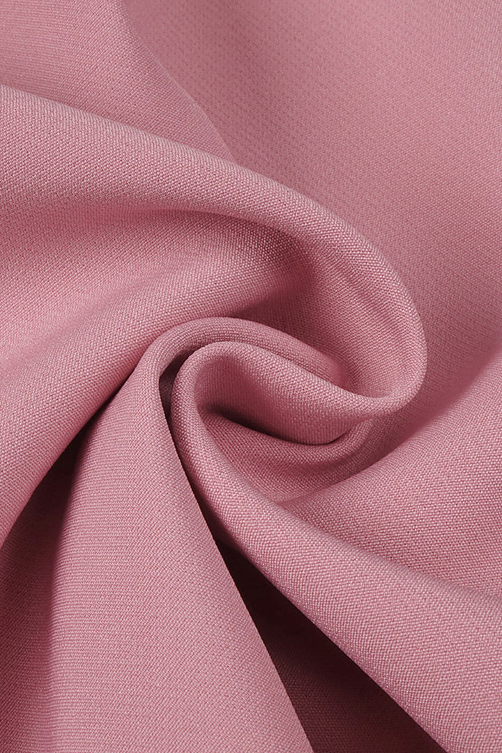 Rosa Midikleid mit Einem Träger und Schleifendetail