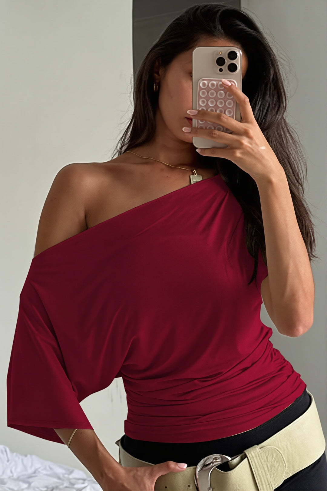 Schulterfreies Oberteil für Damen mit femininer schmaler Silhouette