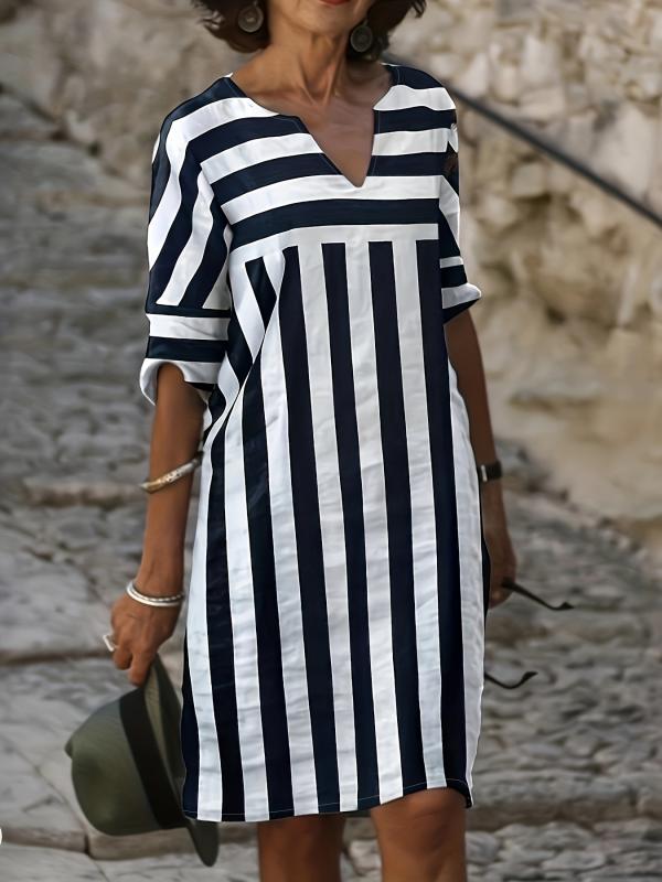 Gestreiftes Casual-Kleid mit halblangen Ärmeln