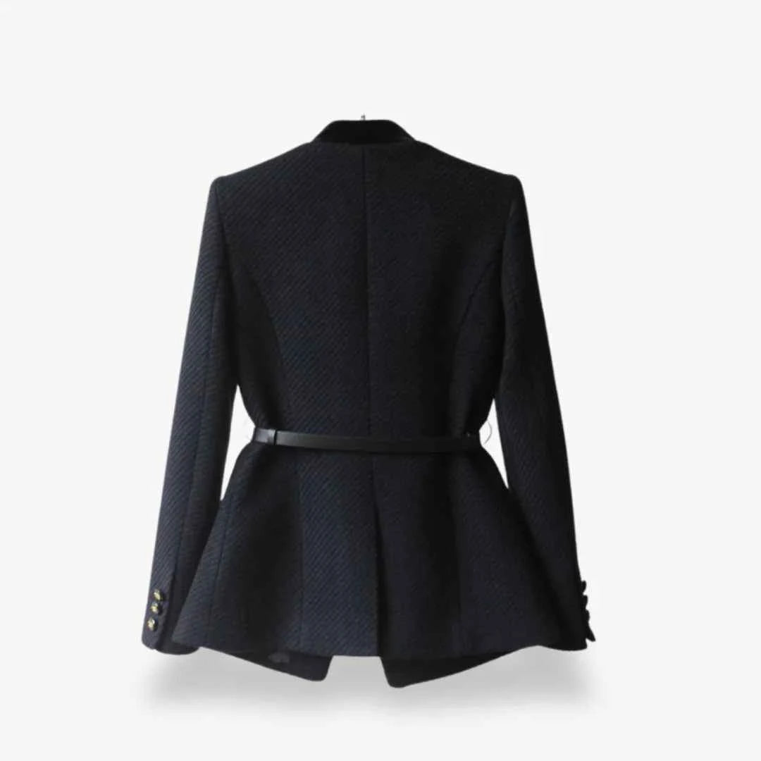 Maßgeschneiderter Tweed-Blazer für einen schicken Büro-Look