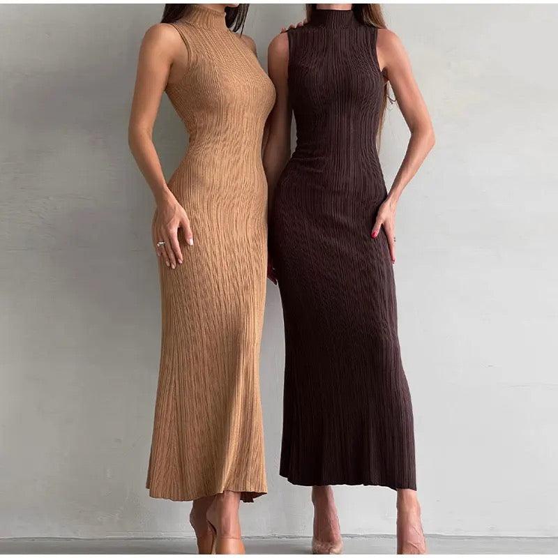 Weiches gestricktes, geripptes Bodycon-Midikleid