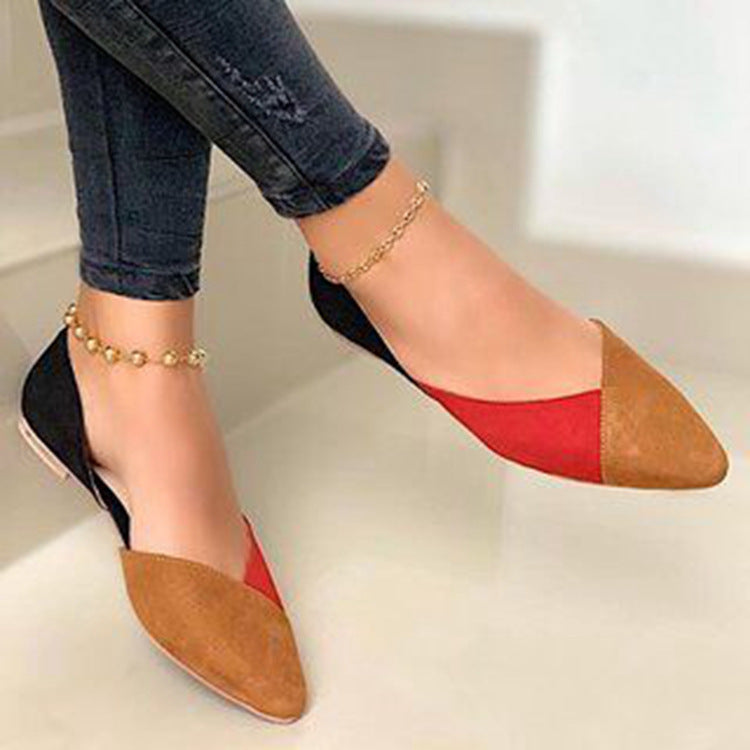 Damen-Ballerinas mit Colorblocking und schlanker Silhouette aus schräger Perspektive