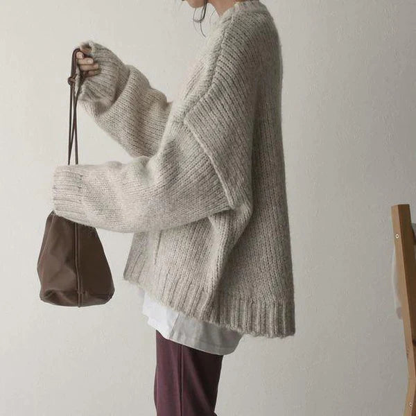 Bequemer Damenpullover mit großzügiger Oversize-Silhouette und Fronttasche