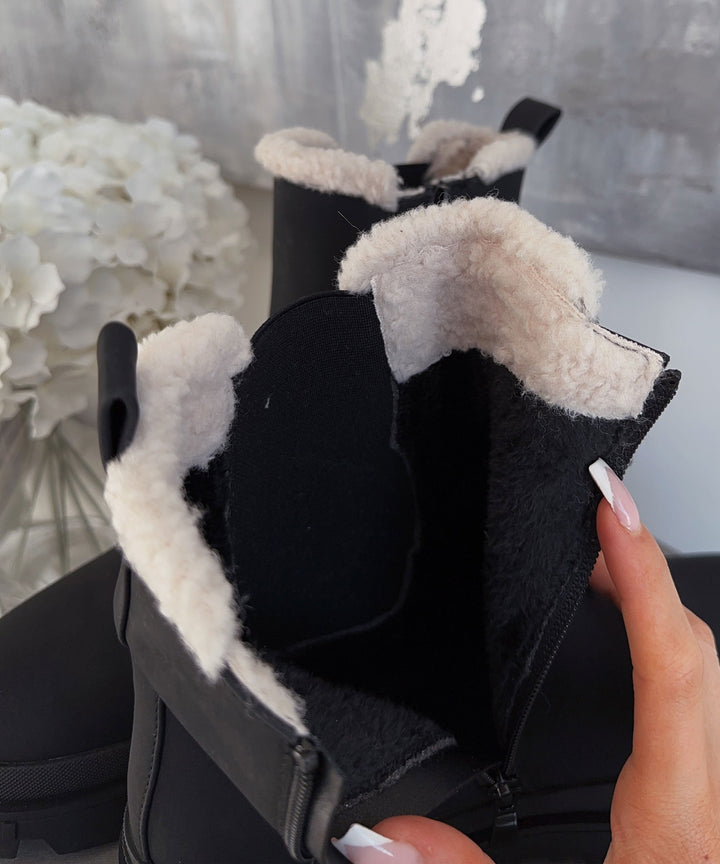 Schicke schwarze Leder-Stiefeletten