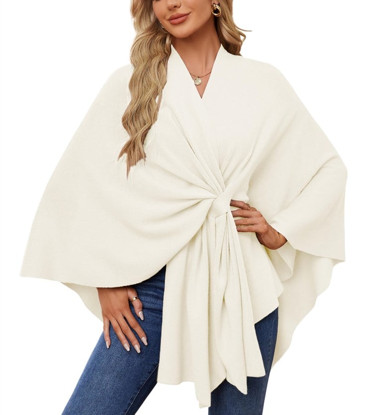 Weicher eleganter Schultertuch-Poncho für gemütliches schickes Schichten