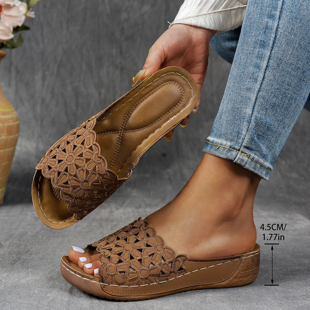 Stilvolle sommerliche Sandalen in Fischform für Damen