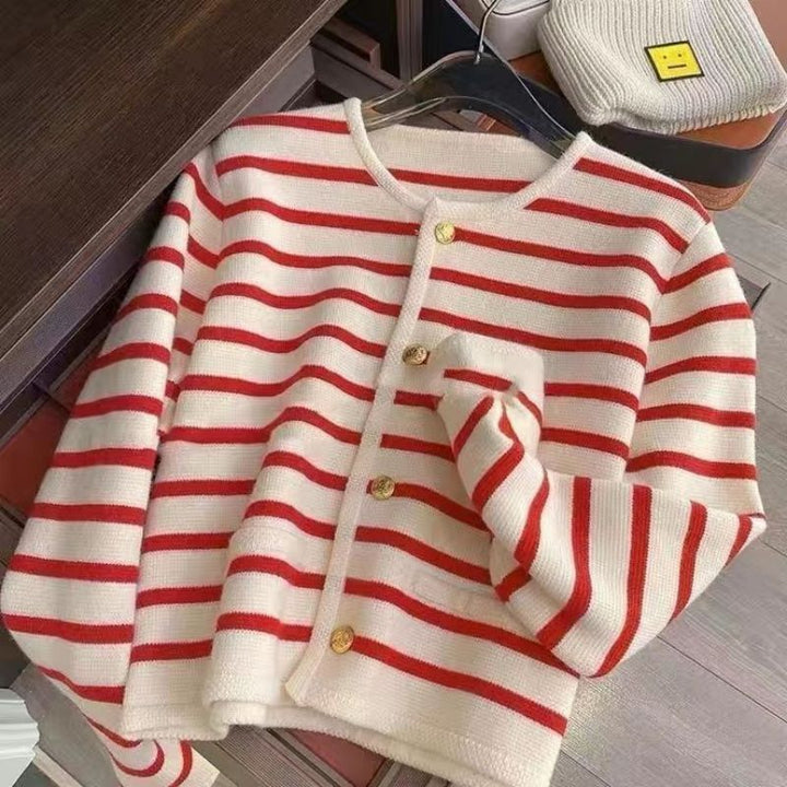 Gemütlicher gestreifter Strickpullover für herbstliche Lagenlooks