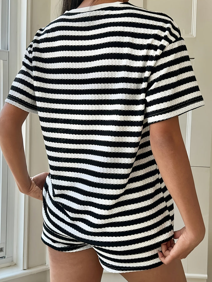 Gestreiftes Rundhals-T-Shirt und Shorts Freizeitset