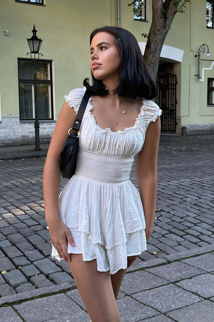 Schulterfreies Damen Minikleid mit Stickerei in Frontalansicht