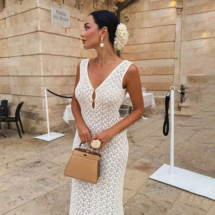 Gehäkeltes Maxikleid mit offenem Rücken für den Urlaub Weiß