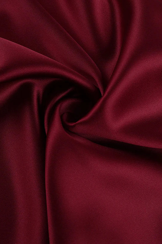 Festliches Satinkleid für elegante Abendveranstaltungen