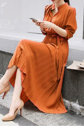 Plissiertes Chiffonkleid mit Puffärmeln