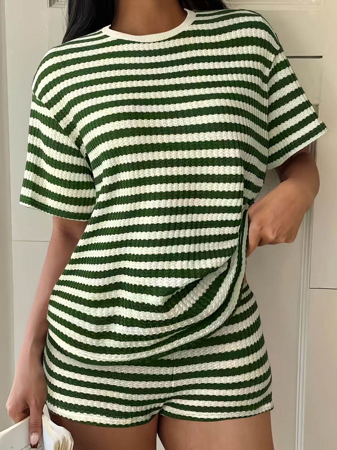 Gestreiftes Rundhals-T-Shirt und Shorts Freizeitset