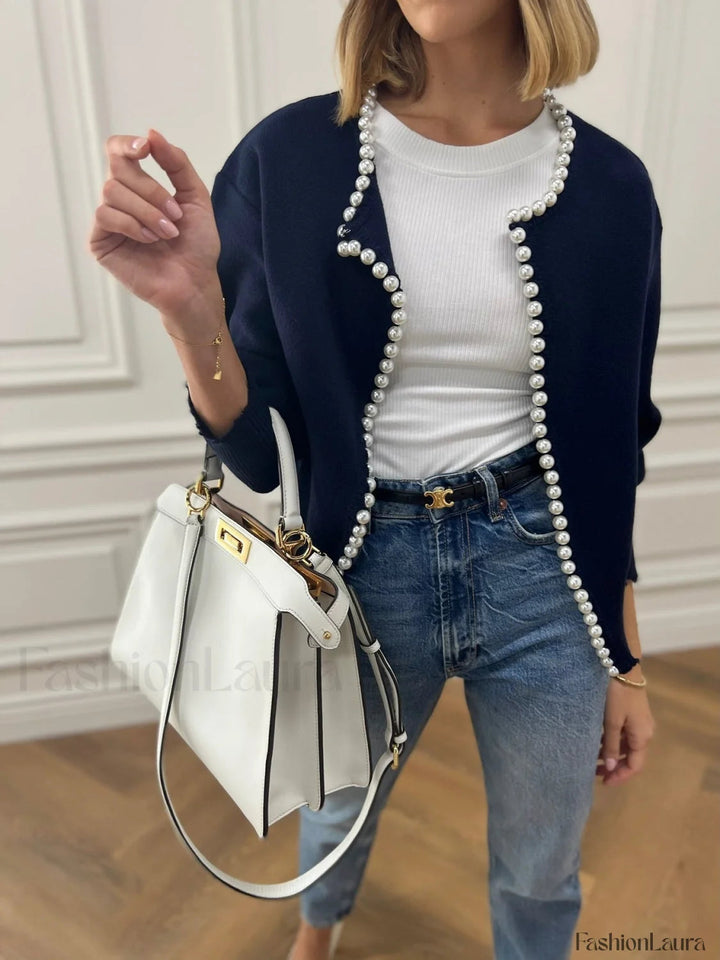 Strickcardigan mit Perlenbesatz und ausgefranstem Saum