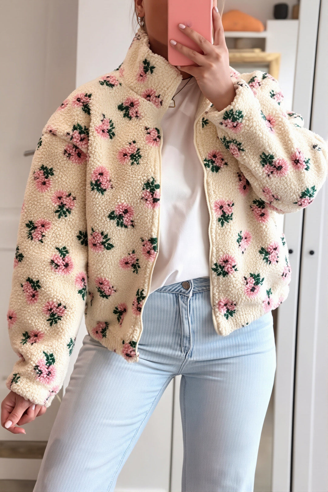 Damenjacke mit durchgehendem Reißverschluss und Blumenmuster