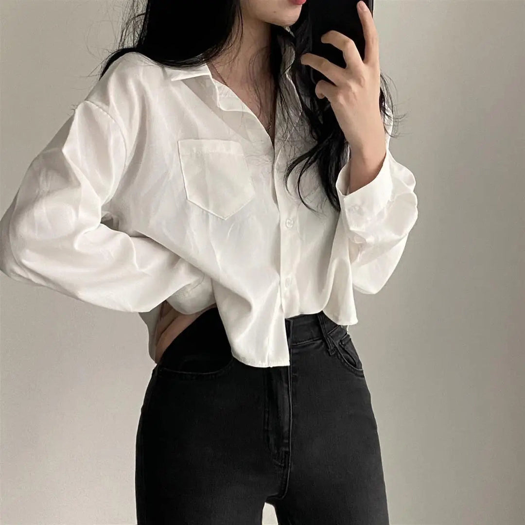 Damenlockere Baumwollbluse mit einem Knopf Weiß