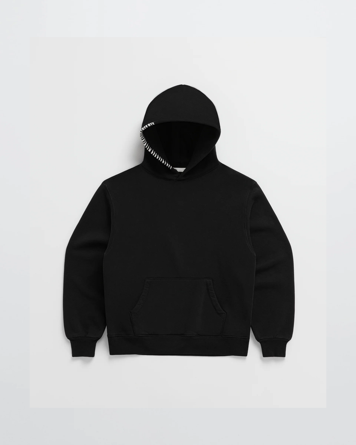 Gemütlicher minimalistischer Kapuzenpullover