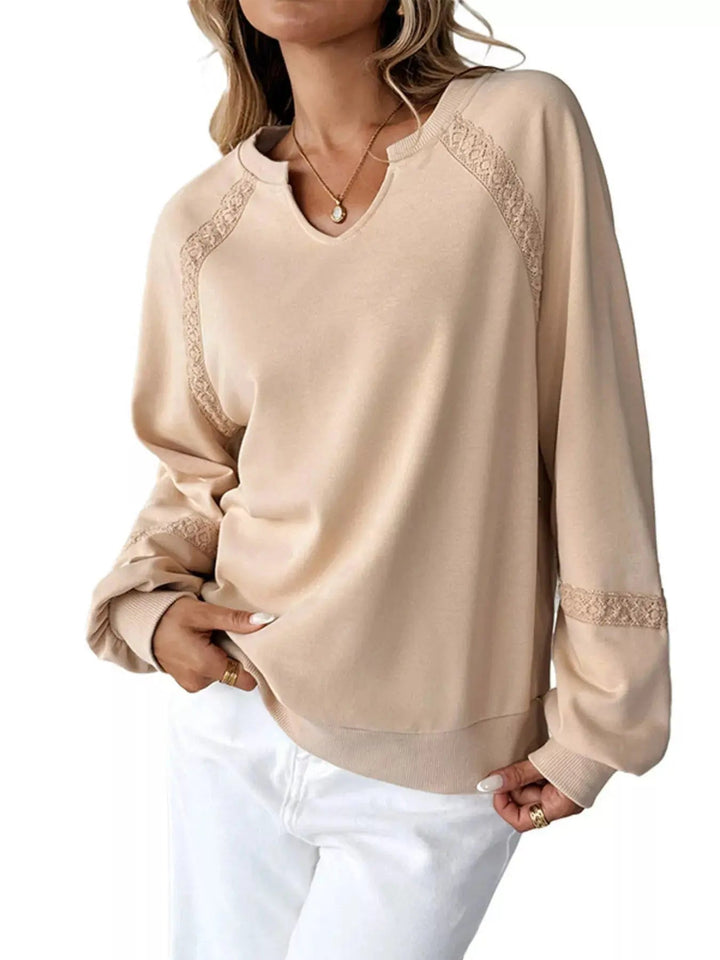 Gemütliches Sweatshirt mit Spitzenbesatz für lässig-schicke Looks