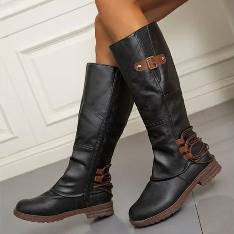 Damen kniehohe Stiefel in der Frontalansicht