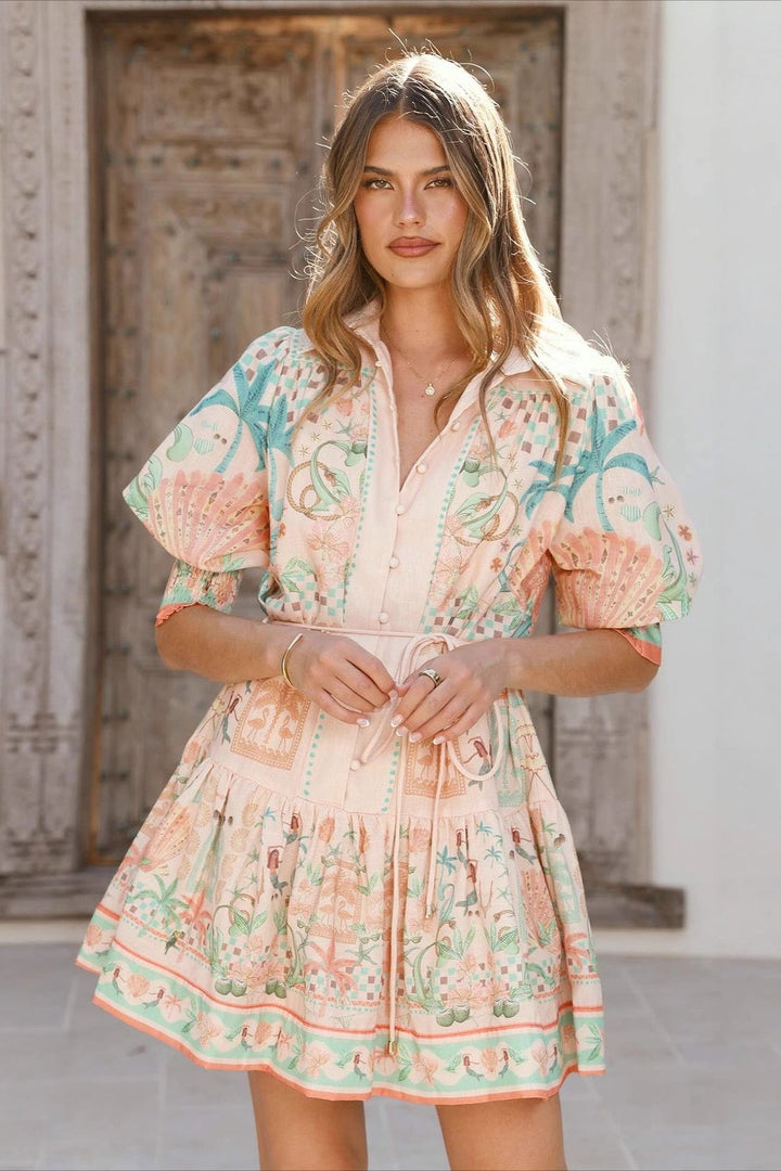 Damen-Minikleid mit Blumenprint und kurzer Länge in Rückansicht