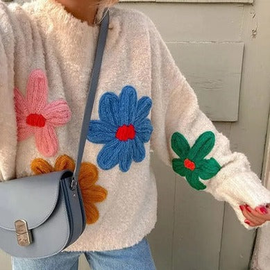 Eleganter Blumenkunstpullover für gemütlichen Saisonstil