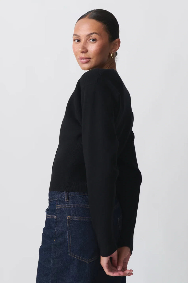 Elegante Bluse mit durchgehender Knopfleiste, vielseitigem geradem Schnitt und Manschettendetails