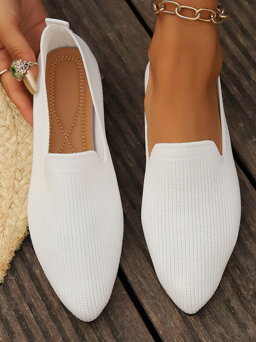 Schlichte einfarbige Damen-Ballerinas als bequeme Flats für den Alltag