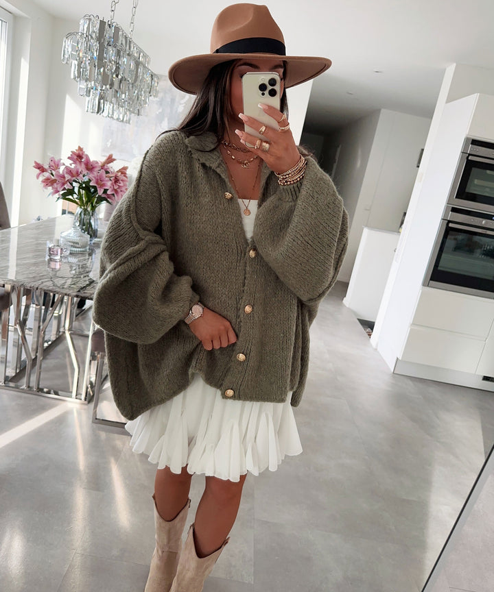 Gemütliche, übergroße Strickjacke in sanftem Khaki