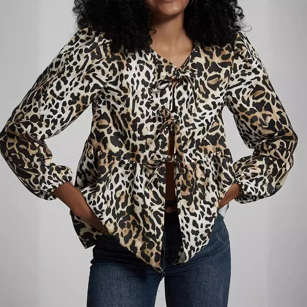 Damen-Bluse mit Schnürung, Rüschensaum und lockerem Sitz