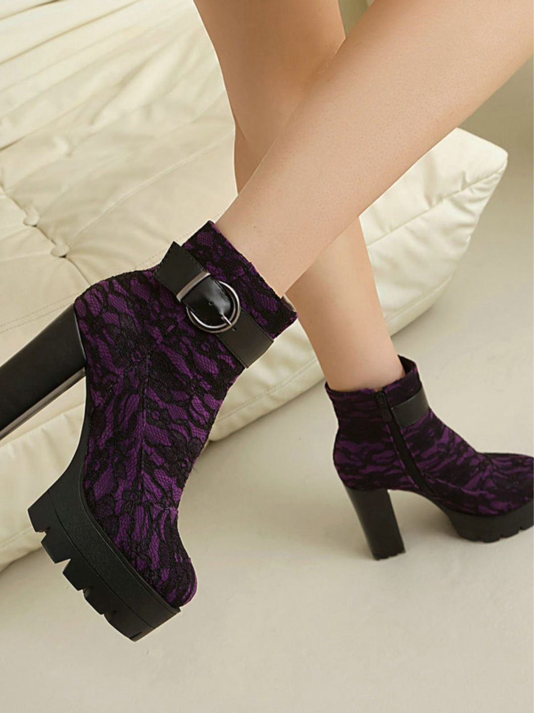 Vintage Spitzen-Plateau-Stiefeletten mit klobigen Absätzen