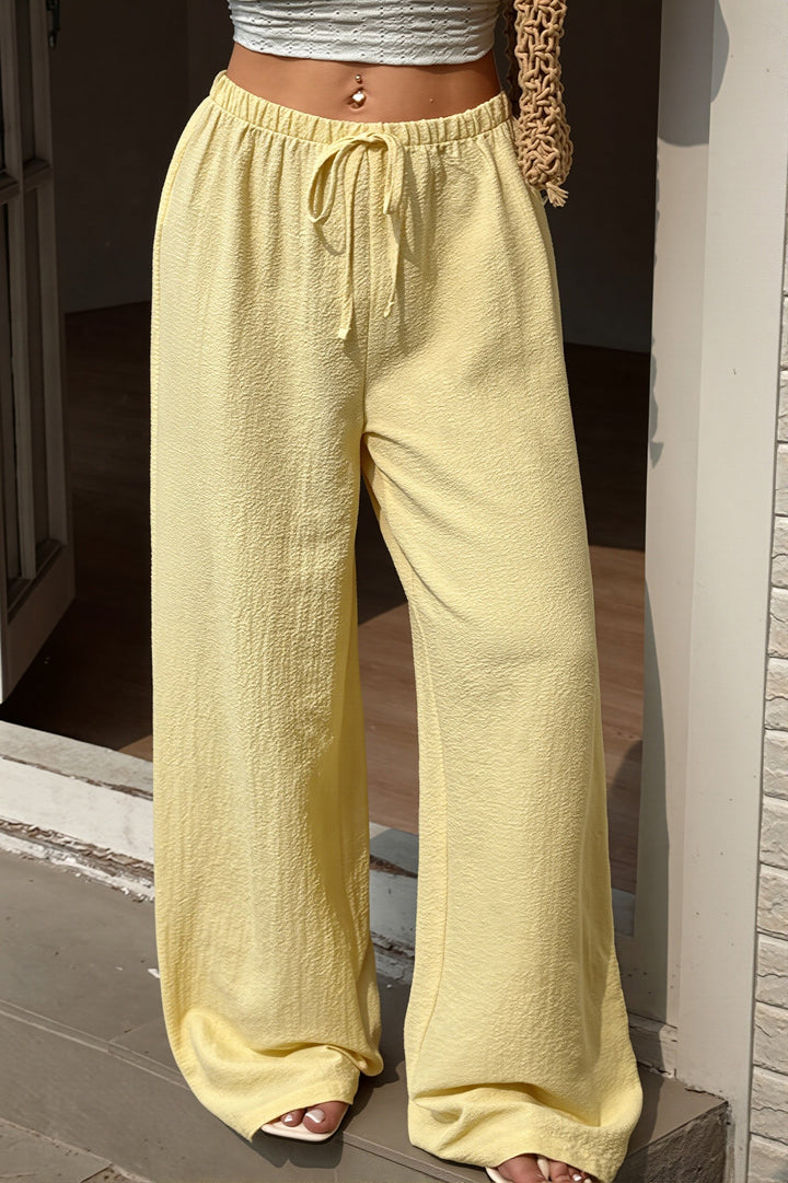 Damen weite Hose mit hoher Taille in Unifarbe in frontaler Ansicht