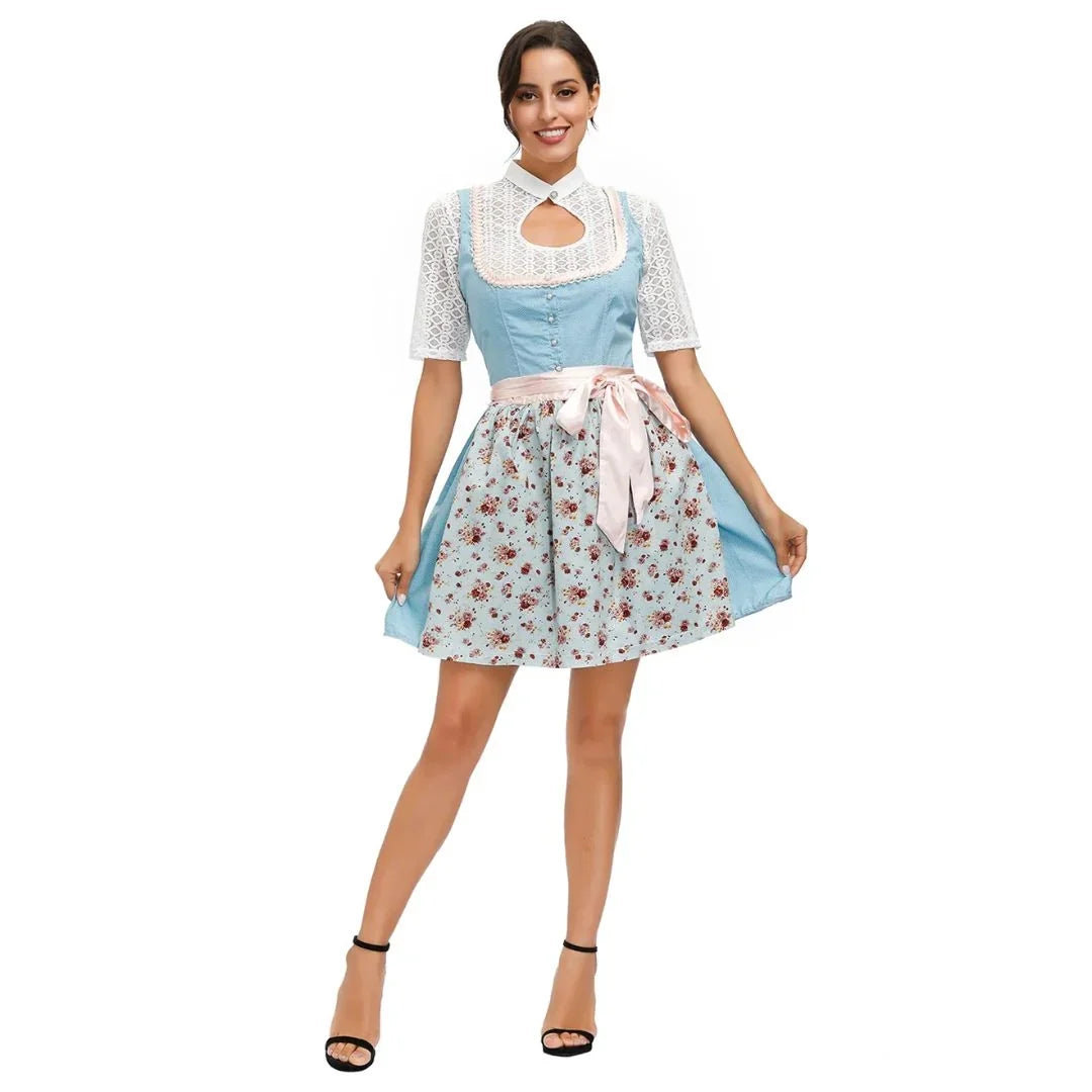 Frontansicht des Damen-Dirndls mit traditioneller Gestaltung