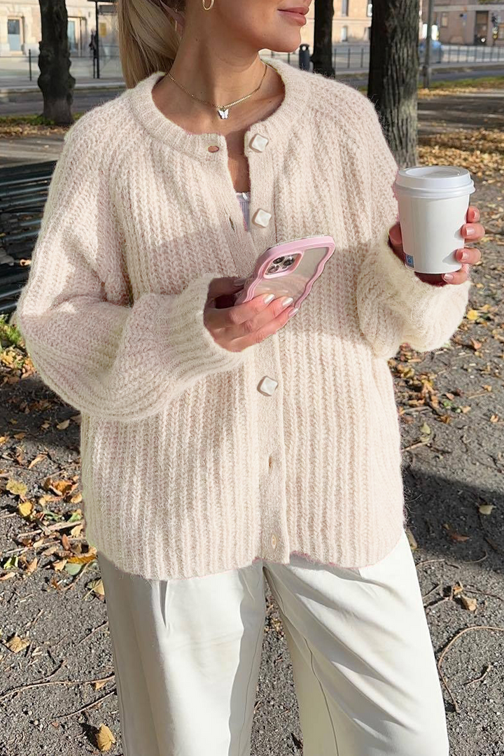 Lässiger Strickpullover mit Knöpfen und Rundhalsausschnitt Außenbekleidung